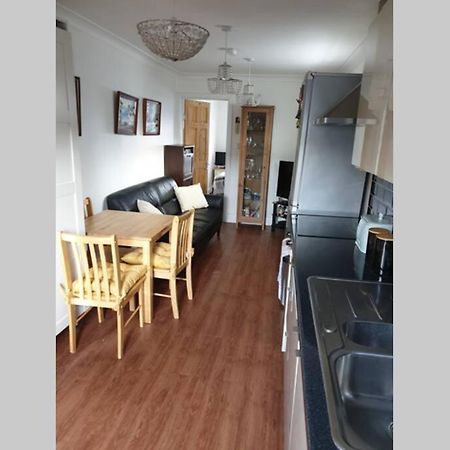 A Home Away From Home With A Big Welcome Erith Экстерьер фото